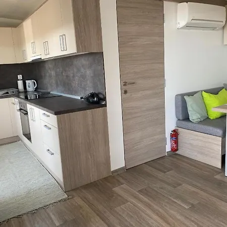 Ra, Cozy Familly Place, Free Parking, Near Beach, In Kamp Maslina Drage