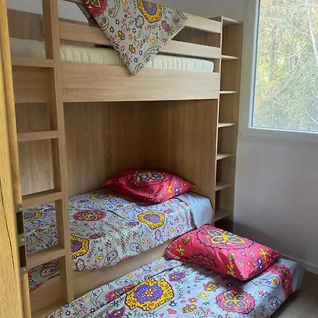 Ra, Cozy Familly Place, Free Parking, Near Beach, In Kamp Maslina Hébergement de vacances Drage